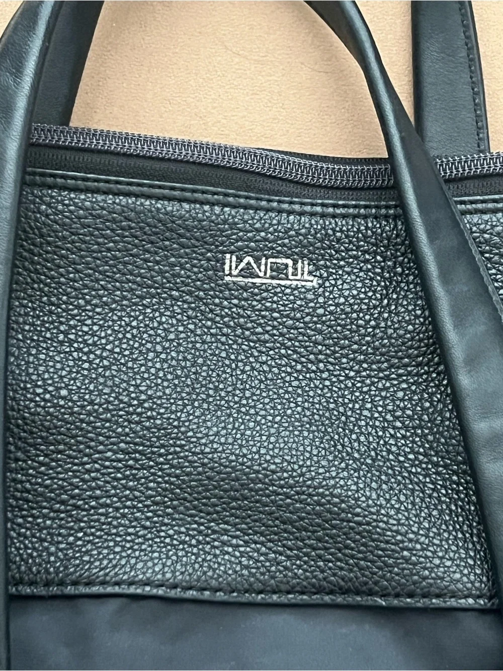 Tumi authentic hayden
